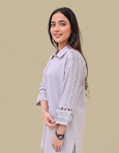 Breathable light grey linen 2-piece suit women side view – comfortable minimal casual wear